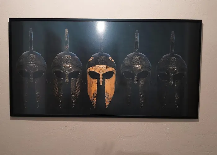 Spartan Townhouse Apt 3 Leonidas